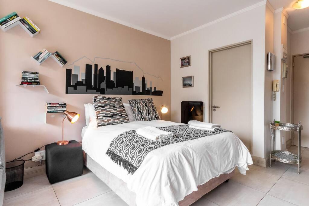 Ferienwohnung Four Seasons 818- Spacious Cbd Studio - Onsite Parking, Gym & Rooftop Pool Kapstadt Exterior foto